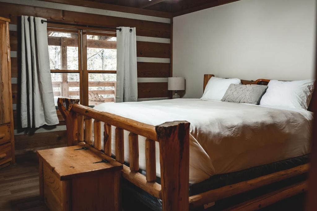 Wolf Creek Cabin At 36 North - Hot Tub Purlear 外观 照片