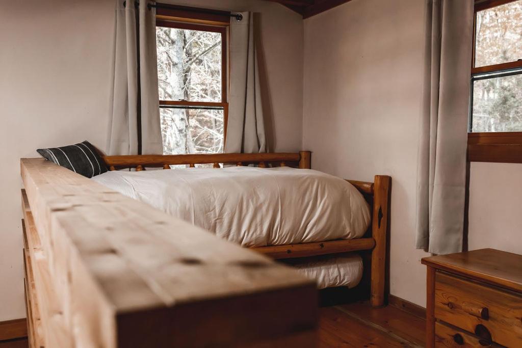 Wolf Creek Cabin At 36 North - Hot Tub Purlear 外观 照片