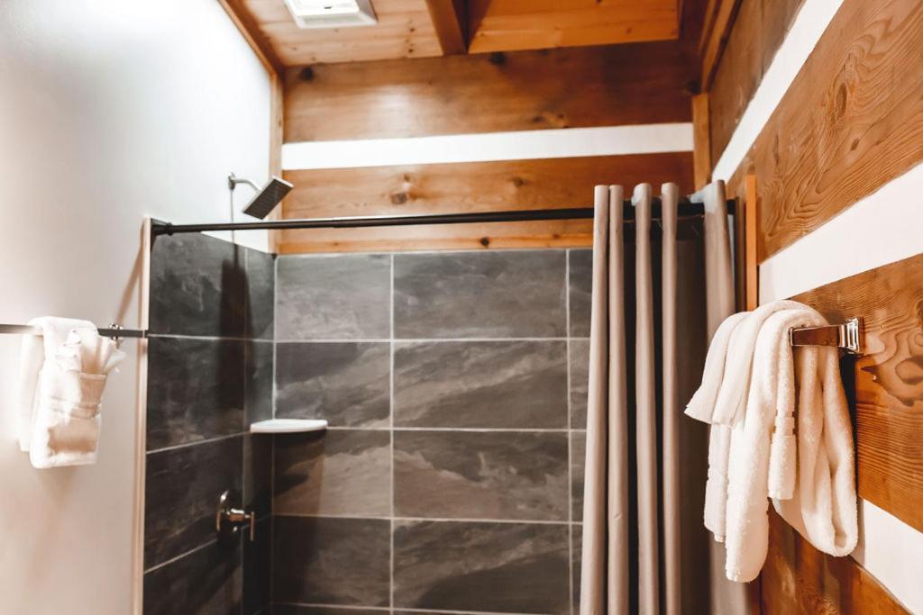 Wolf Creek Cabin At 36 North - Hot Tub Purlear 外观 照片
